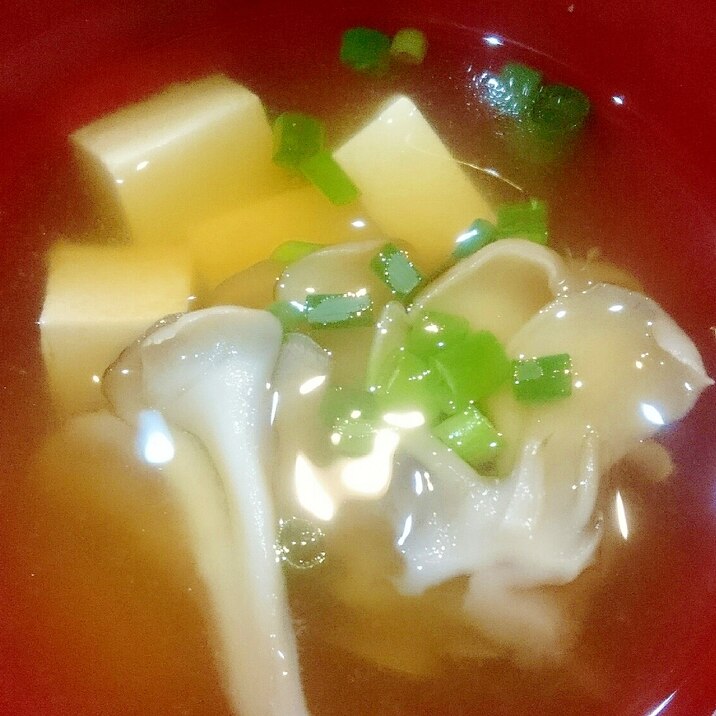 舞茸と豆腐のお味噌汁